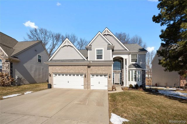 529 Napa Valley Drive, Milford Charter Township, MI 48381