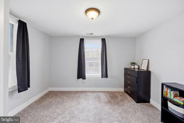 262 N WASHINGTON ST, Berkeley Springs, WV 25411
