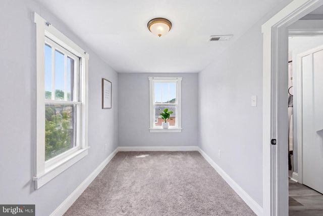 262 N WASHINGTON ST, Berkeley Springs, WV 25411