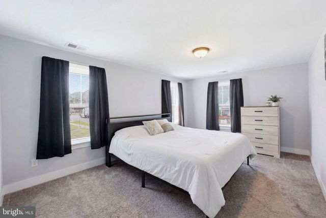 262 N WASHINGTON ST, Berkeley Springs, WV 25411
