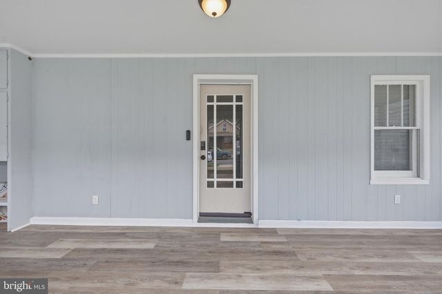 262 N WASHINGTON ST, Berkeley Springs, WV 25411