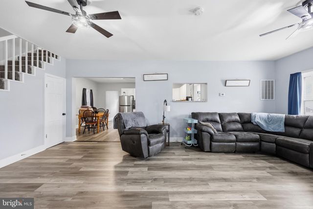 262 N WASHINGTON ST, Berkeley Springs, WV 25411