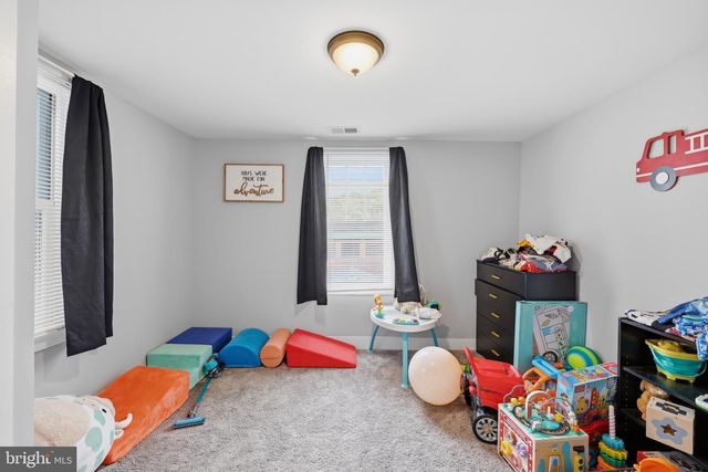 262 N WASHINGTON ST, Berkeley Springs, WV 25411