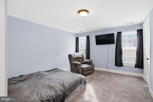 262 N WASHINGTON ST, Berkeley Springs, WV 25411