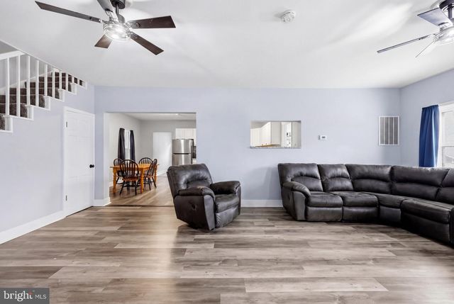 262 N WASHINGTON ST, Berkeley Springs, WV 25411
