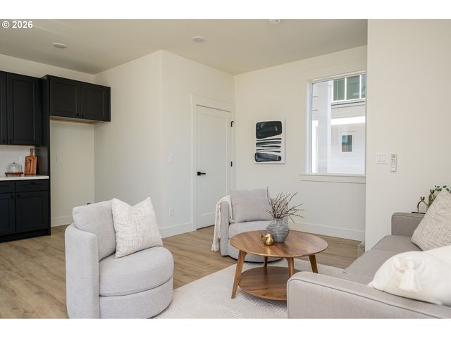 87 Ne 78th Ave, Portland, OR 97213