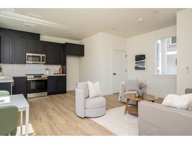 87 Ne 78th Ave, Portland, OR 97213