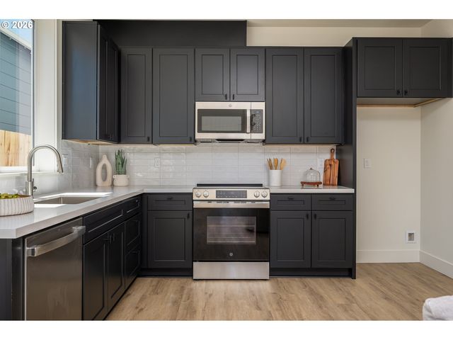 87 Ne 78th Ave, Portland, OR 97213