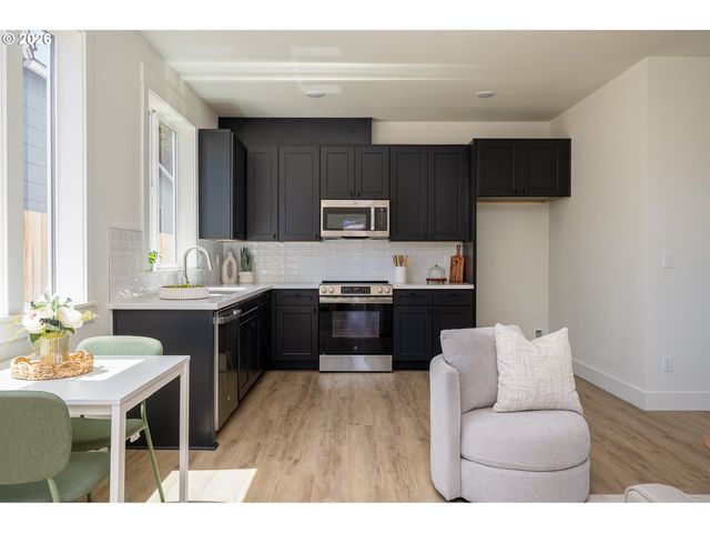 87 Ne 78th Ave, Portland, OR 97213