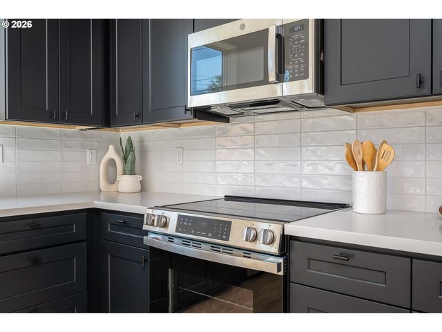 87 Ne 78th Ave, Portland, OR 97213