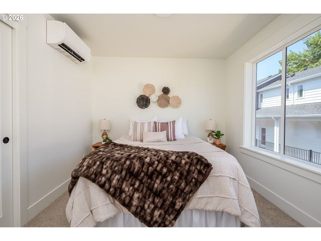 87 Ne 78th Ave, Portland, OR 97213
