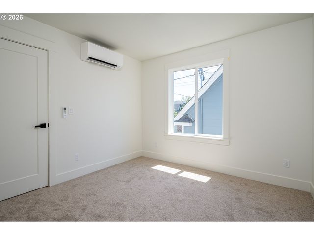 87 Ne 78th Ave, Portland, OR 97213