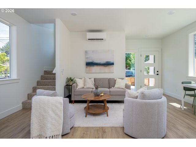 87 Ne 78th Ave, Portland, OR 97213