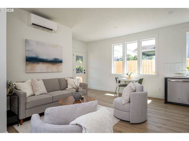 87 Ne 78th Ave, Portland, OR 97213
