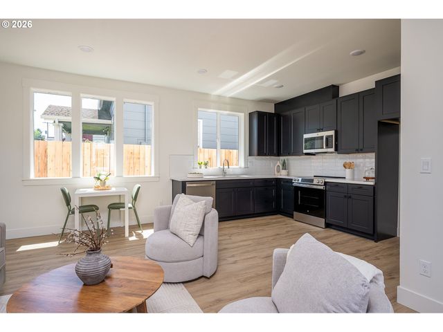 87 Ne 78th Ave, Portland, OR 97213