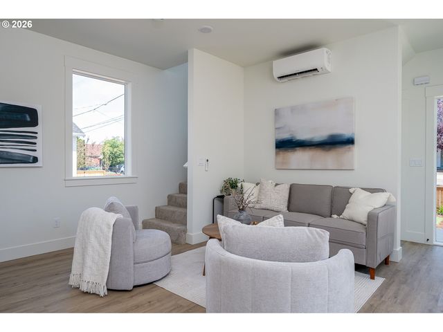 87 Ne 78th Ave, Portland, OR 97213