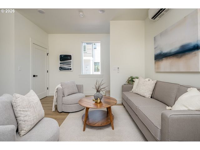 87 Ne 78th Ave, Portland, OR 97213