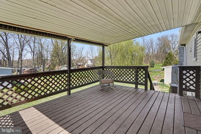 204 N 3RD ST, Halifax, PA 17032