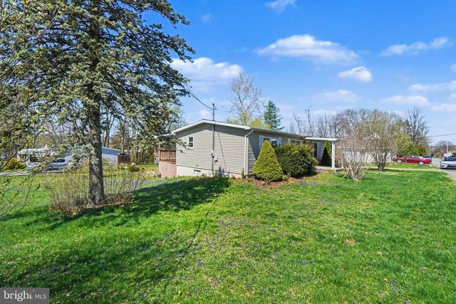 204 N 3RD ST, Halifax, PA 17032