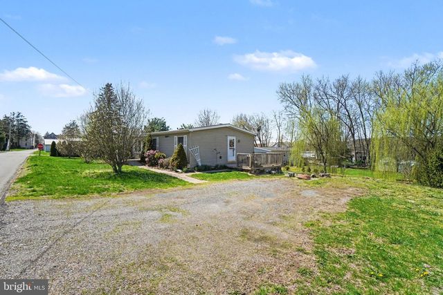 204 N 3RD ST, Halifax, PA 17032
