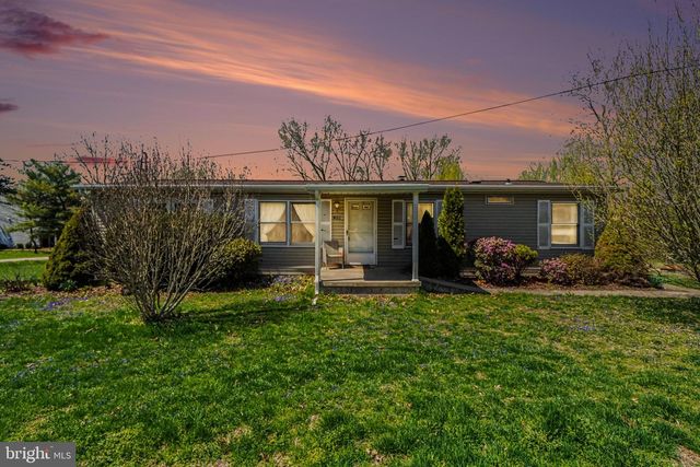 204 N 3RD ST, Halifax, PA 17032