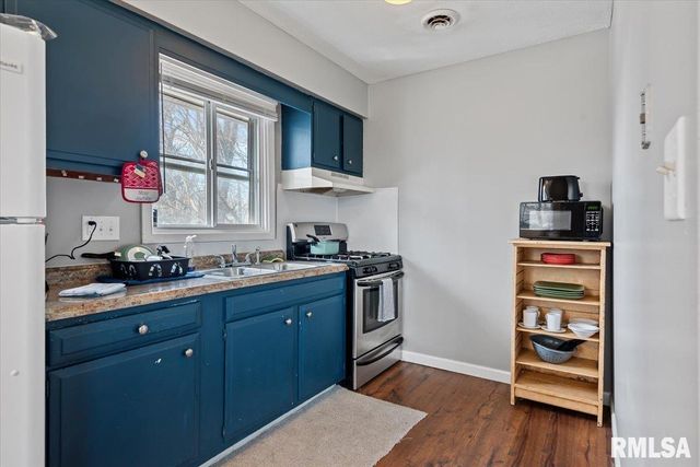 821 S Pasfield Street, Springfield, IL 62704