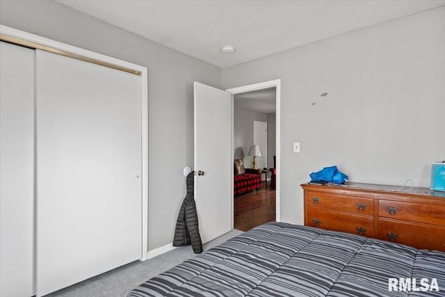 821 S Pasfield Street, Springfield, IL 62704