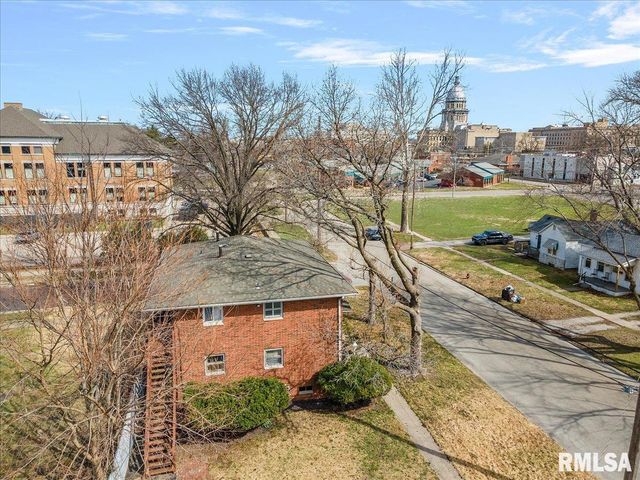 821 S Pasfield Street, Springfield, IL 62704