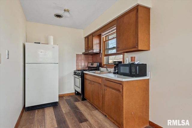 821 S Pasfield Street, Springfield, IL 62704