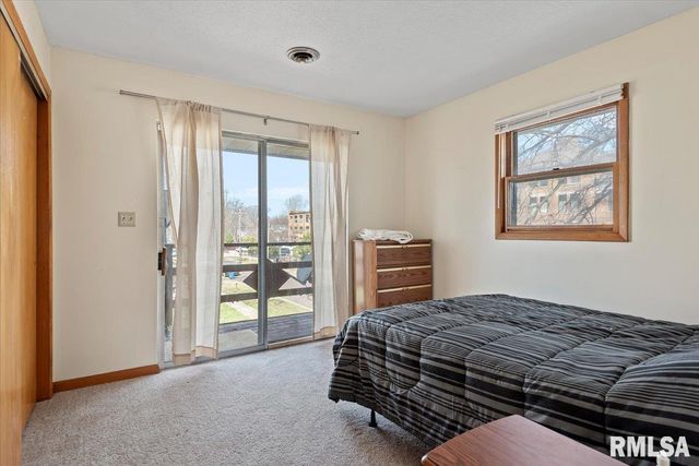 821 S Pasfield Street, Springfield, IL 62704