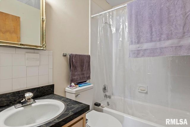 821 S Pasfield Street, Springfield, IL 62704