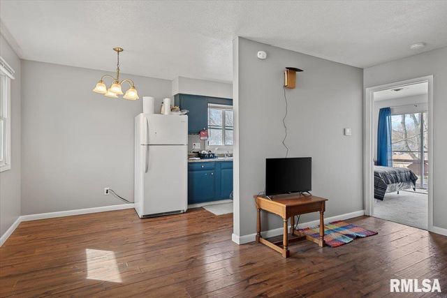 821 S Pasfield Street, Springfield, IL 62704