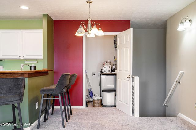 8432 Grand Trevi Dr, Louisville, KY 40228