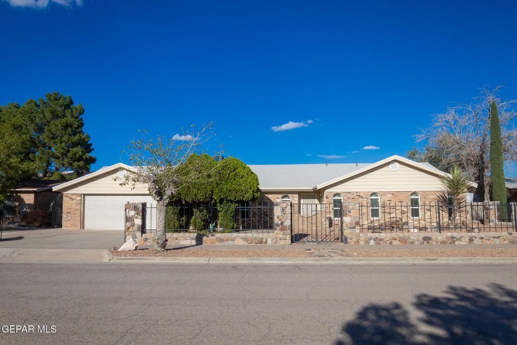 14829 Kingston Road Drive, Horizon City, TX 79928