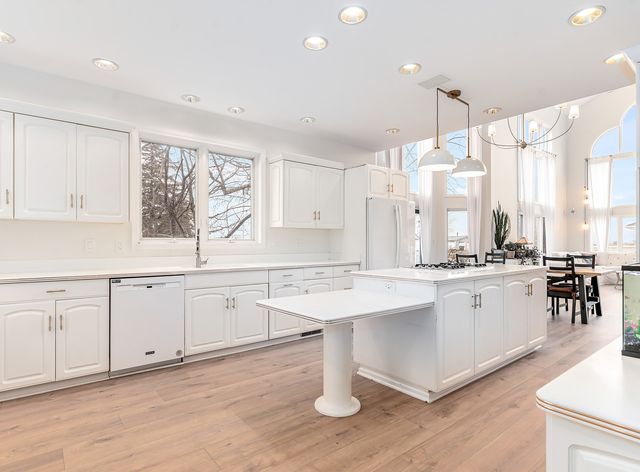 107 W North Street, Gardner, IL 60424