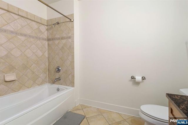 61 Grand Street 2F, Jersey City, NJ 07302