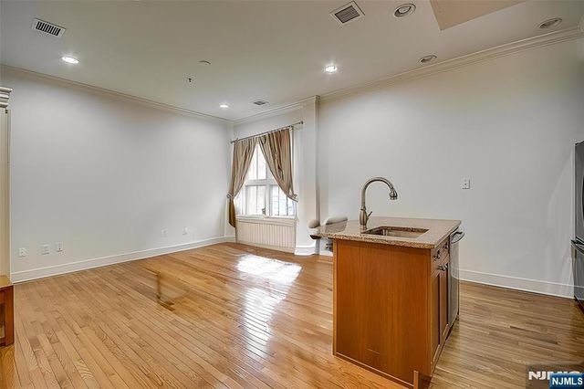 61 Grand Street 2F, Jersey City, NJ 07302