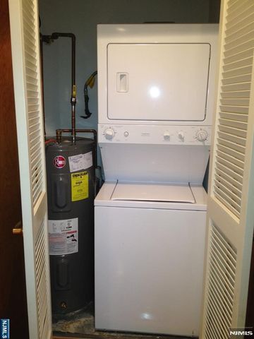 61 Grand Street 2F, Jersey City, NJ 07302