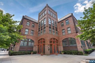 61 Grand Street 2F, Jersey City, NJ 07302