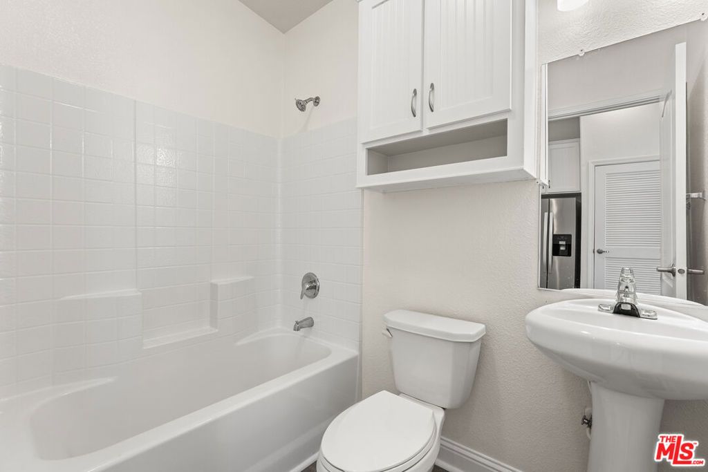 Image 12 of property listing at 8250 Lankershim Boulevard 140, North Hollywood, CA 91605