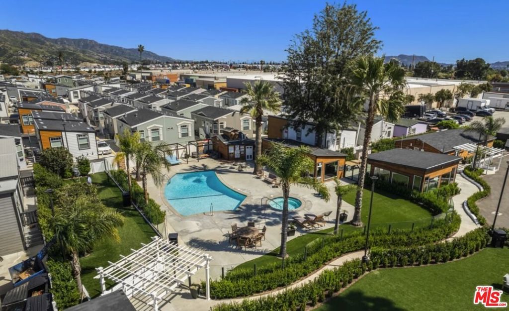 Image 20 of property listing at 8250 Lankershim Boulevard 140, North Hollywood, CA 91605
