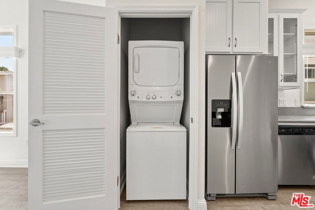 Image 3 of property listing at 8250 Lankershim Boulevard 140, North Hollywood, CA 91605