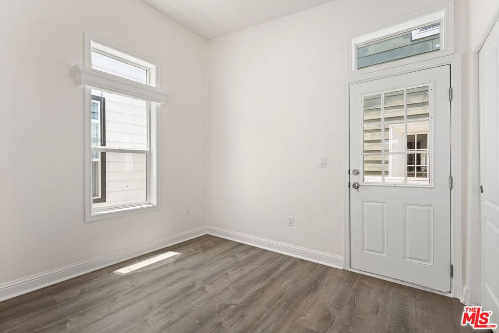 Image 6 of property listing at 8250 Lankershim Boulevard 140, North Hollywood, CA 91605