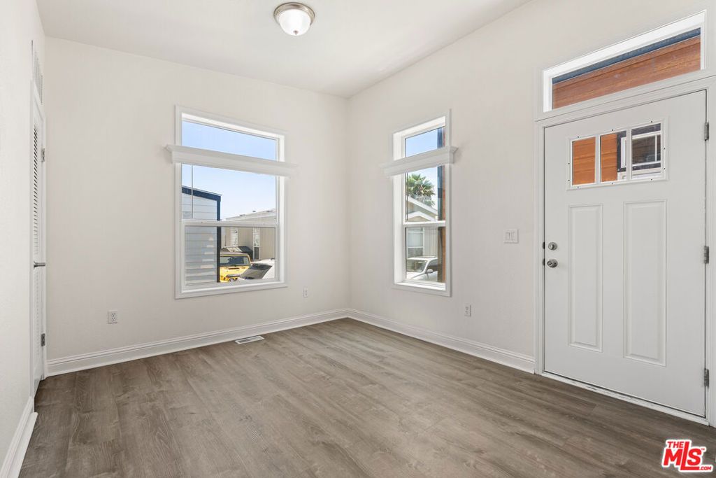 Image 7 of property listing at 8250 Lankershim Boulevard 140, North Hollywood, CA 91605