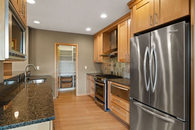 4303 161st Street, Urbandale, IA 50323