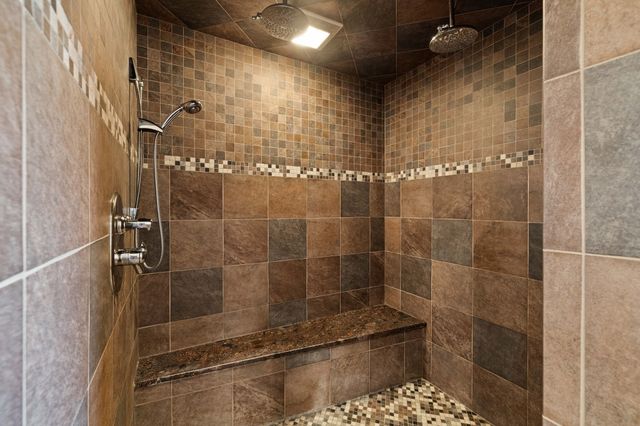 4303 161st Street, Urbandale, IA 50323