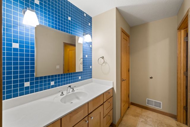 4303 161st Street, Urbandale, IA 50323