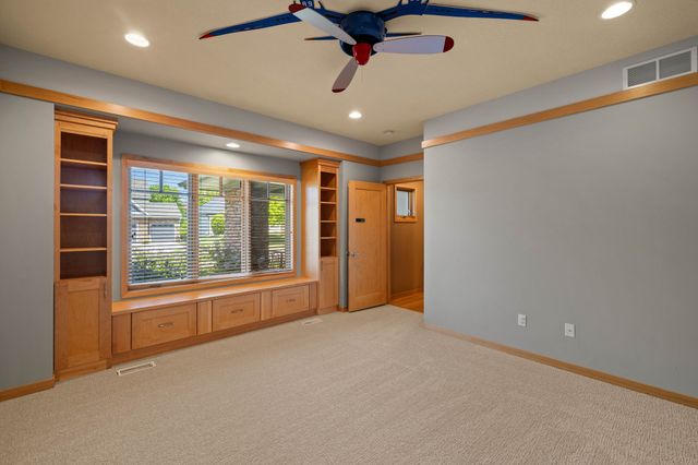 4303 161st Street, Urbandale, IA 50323