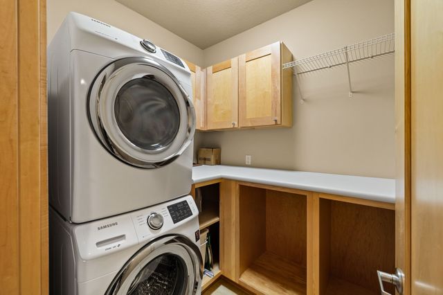 4303 161st Street, Urbandale, IA 50323