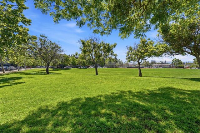 800 N 8th Street 129, San Jose, CA 95112